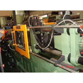 plastic injection molding machine